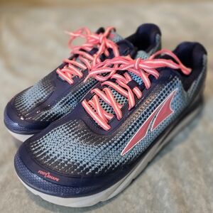 Altra Torrin 3.0 Zero Drop Running Shoe Sz. 9 Blue/pink